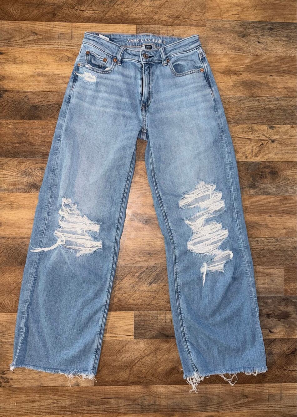 American Eagle stretch women’s low rise baggy wide leg blue jeans